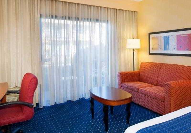 Courtyard Chicago Oakbrook Terrace Hotel Exterior photo